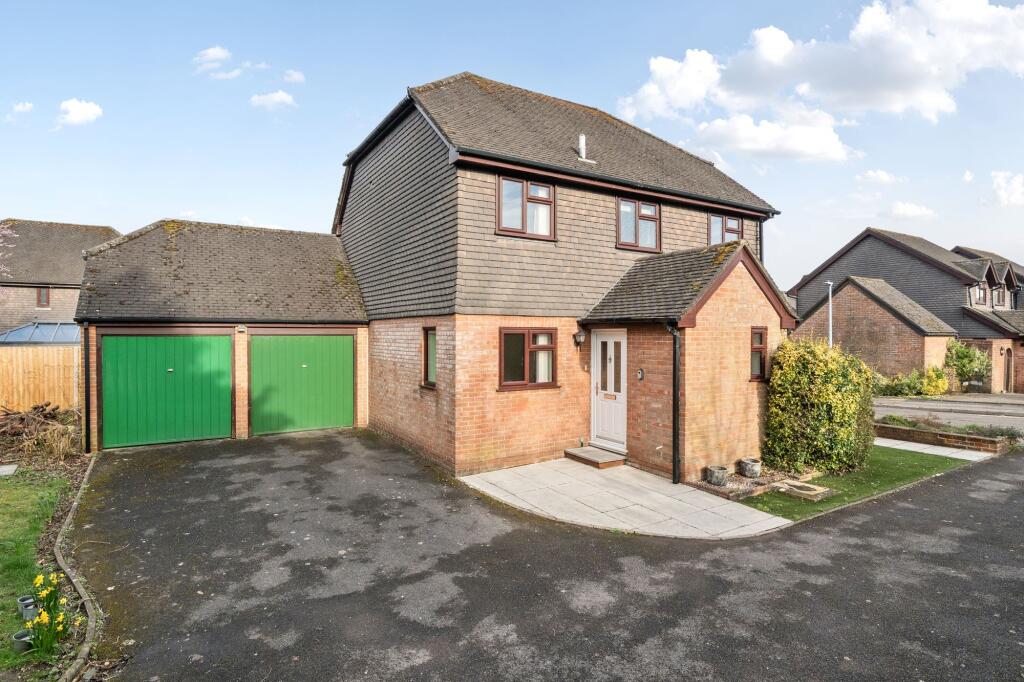 4-bed detached on Bishops Mead, Laverstock, SP1, £450,000