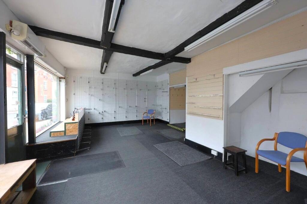 Apartment in Gloucester - View 2