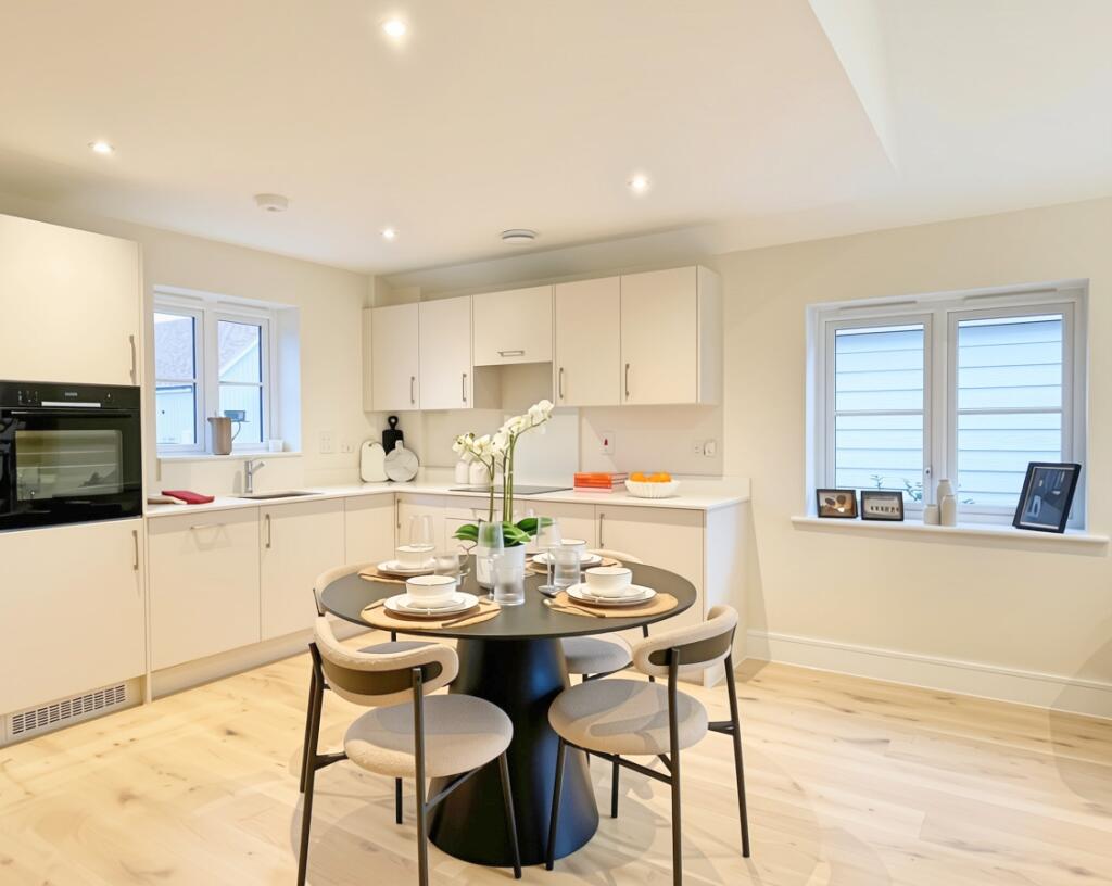Saltmarsh Avenue, TOLLESBURY photo 4