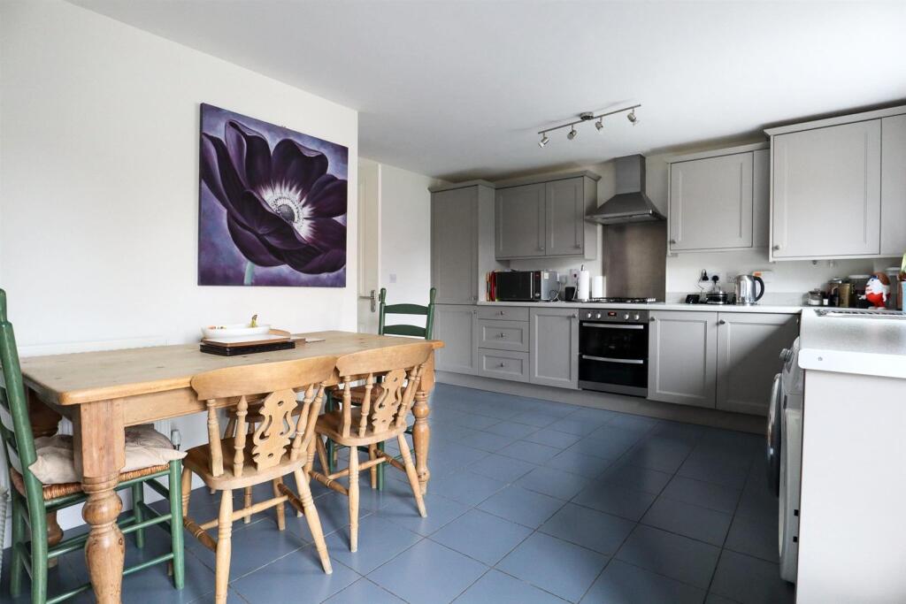 Kempton Drive, Barleythorpe, Oakham, Rutland photo 3