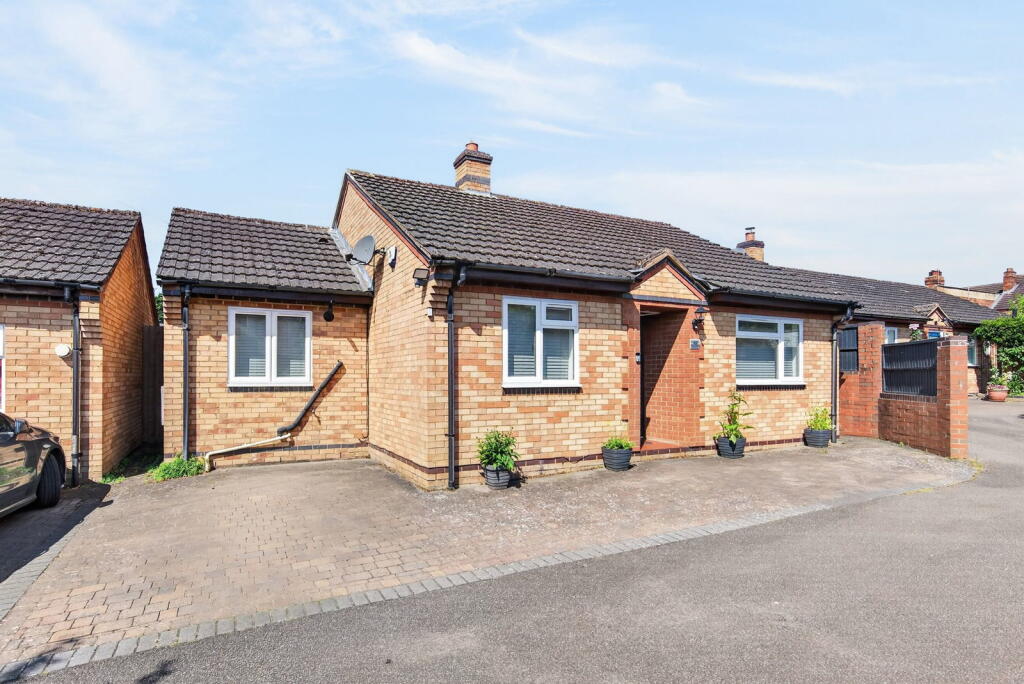 House in Kettering, Avondale
