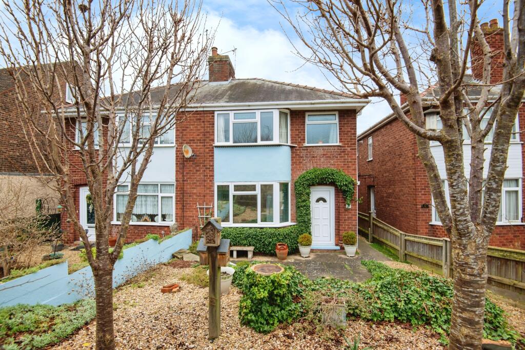 3-bed semi-detached on Witham Bank East, Boston, Lincolnshire, PE21, £80,000