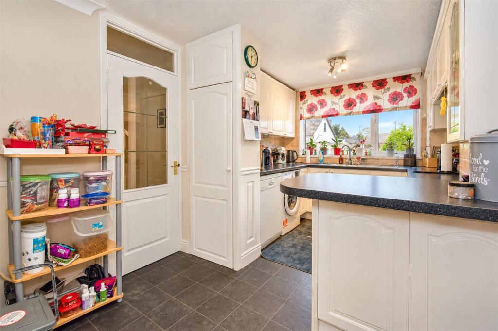 Pensby Close, Pensby, Wirral photo 3
