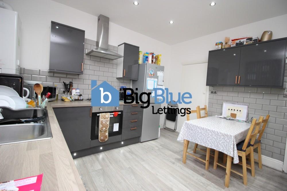 House in Leeds, West Yorkshire - View 4