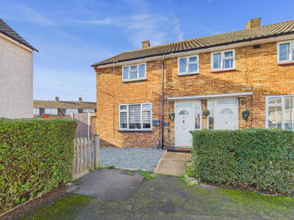 2-bed terraced on Broxburn Drive, South Ockendon, Essex, RM15, £350,000