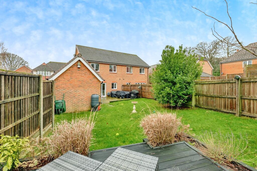 Whalebone Wood Road, Pease Pottage, Crawley photo 2