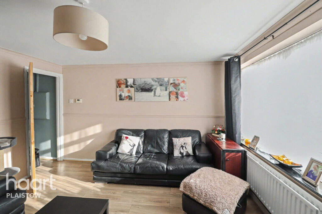 Apartment in London, Canning Town - View 4