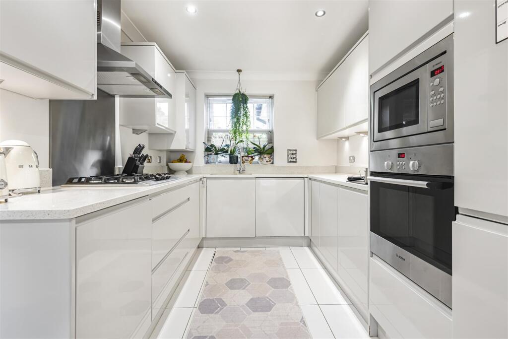 House in Watford - View 5