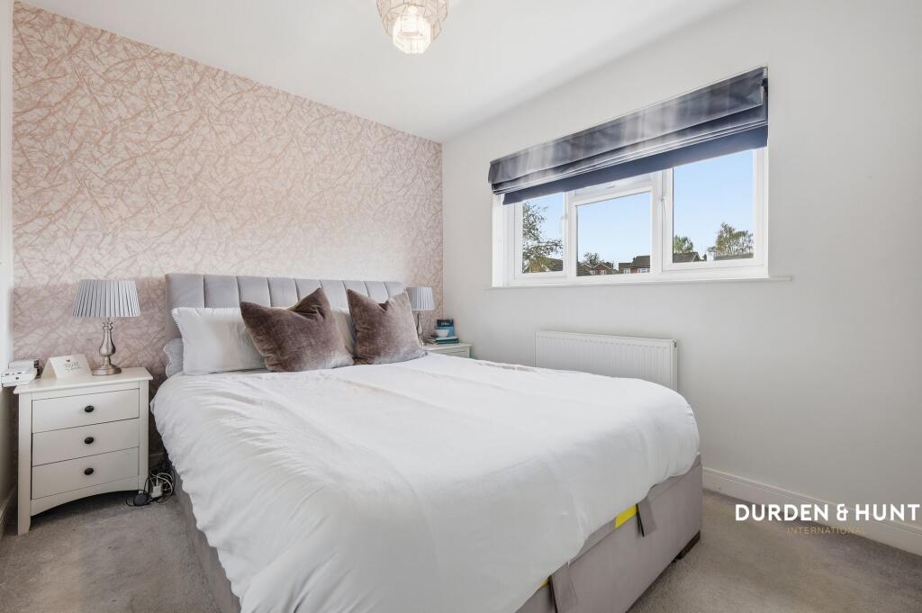 Jacksons Close, Ongar, CM5 - More
