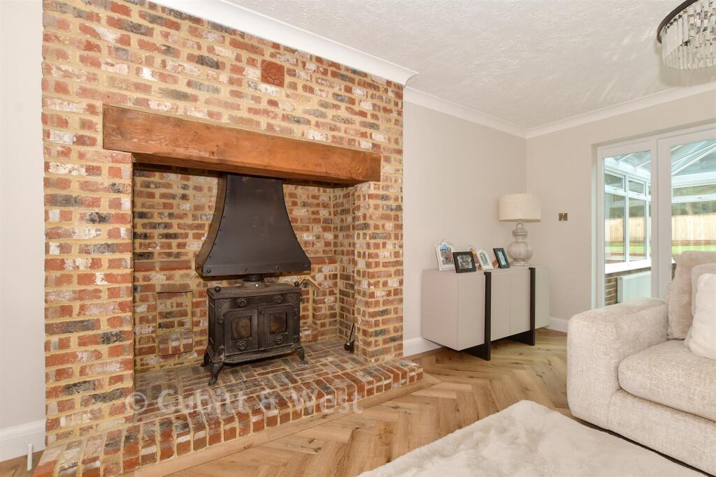 House in Horsham, Ashington - More