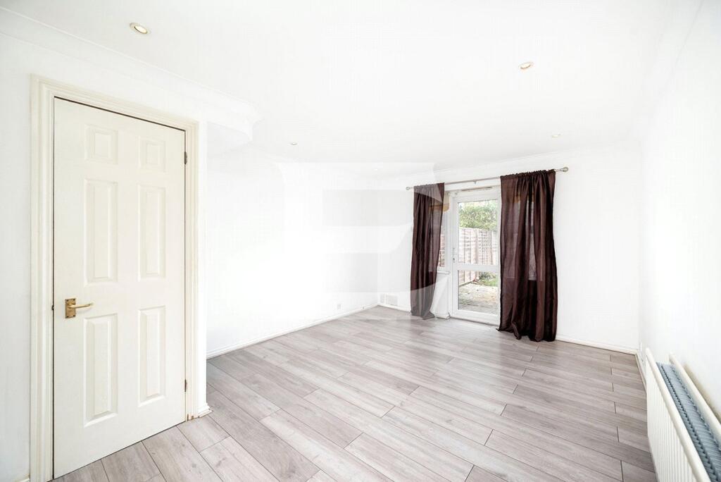 House in London - View 2