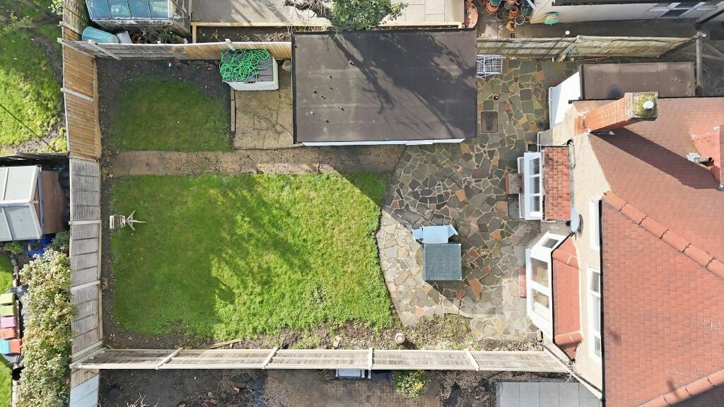 House in London, Royal Borough of Kingston upon Thames - View 2