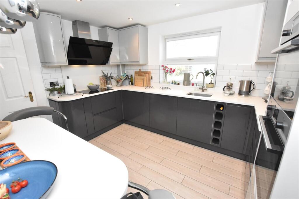 House in North Kesteven, Quarrington Hill, Sleaford - More
