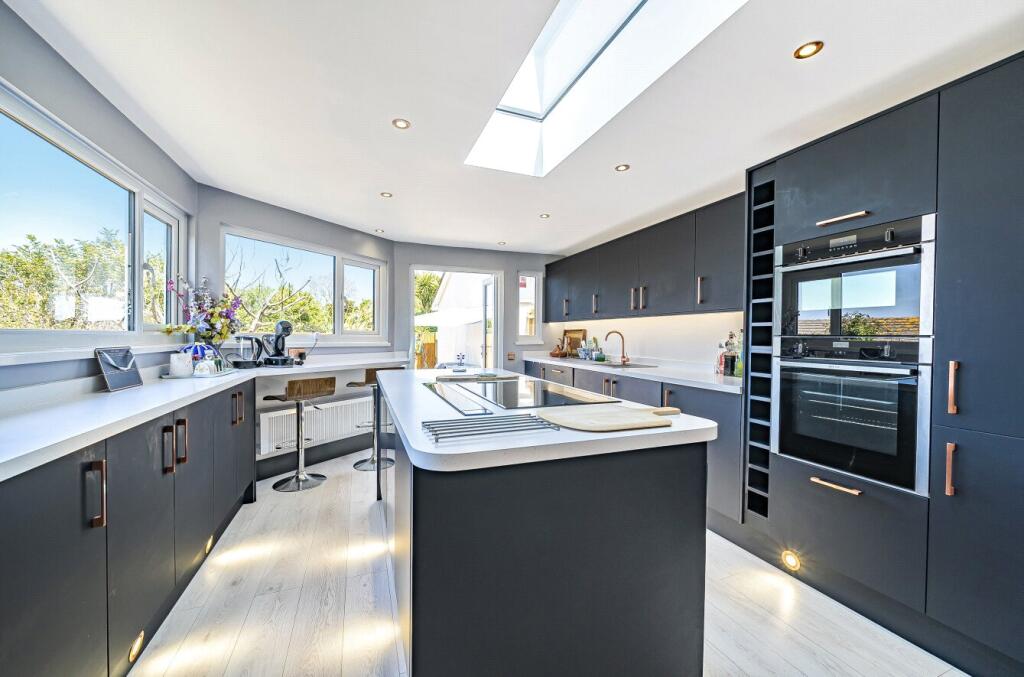 House in Brixham, Torbay - View 2