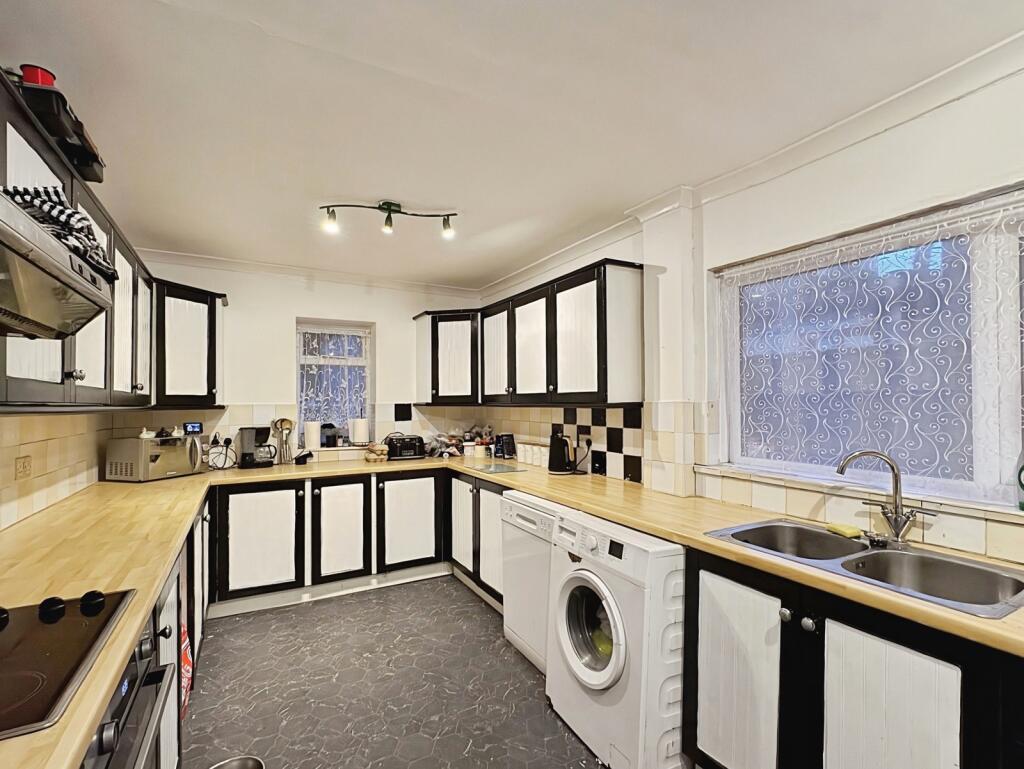 4 CHAGFORD VILLAS photo 4