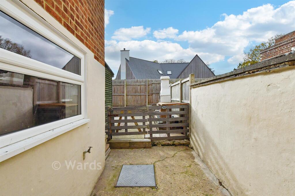 Nash Court Gardens, Margate, Kent photo 3