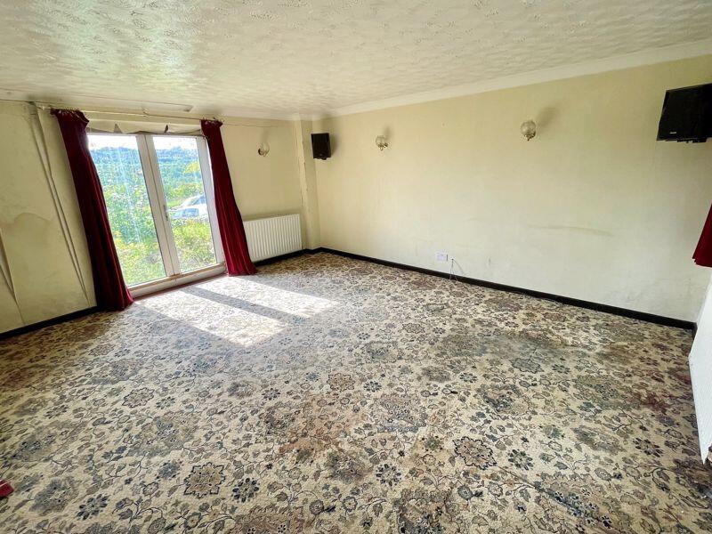 Long Lane, Pentre Broughton photo 3