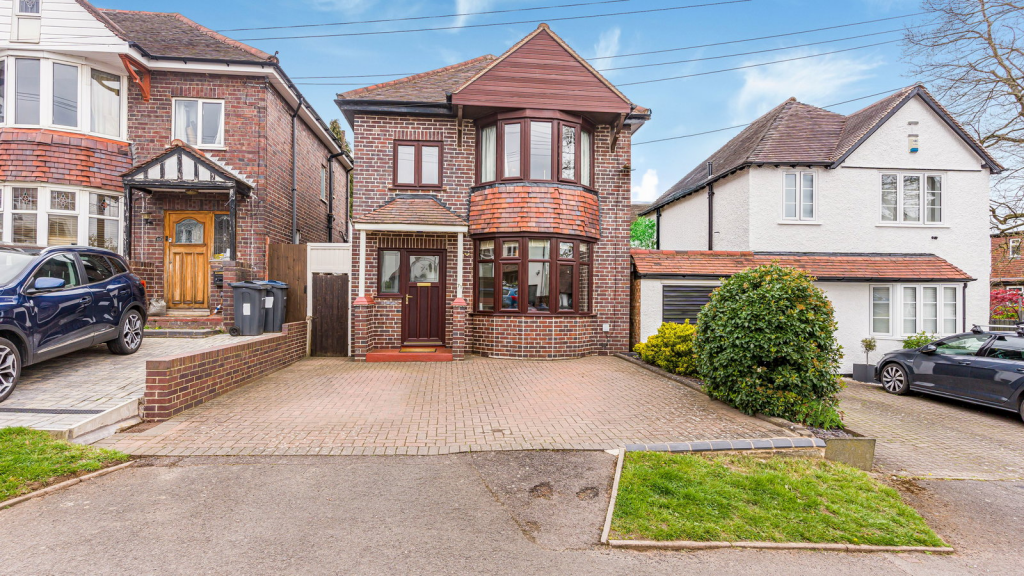 Main image of property: Four Oaks Common Road, Sutton Coldfield, B74 4NW