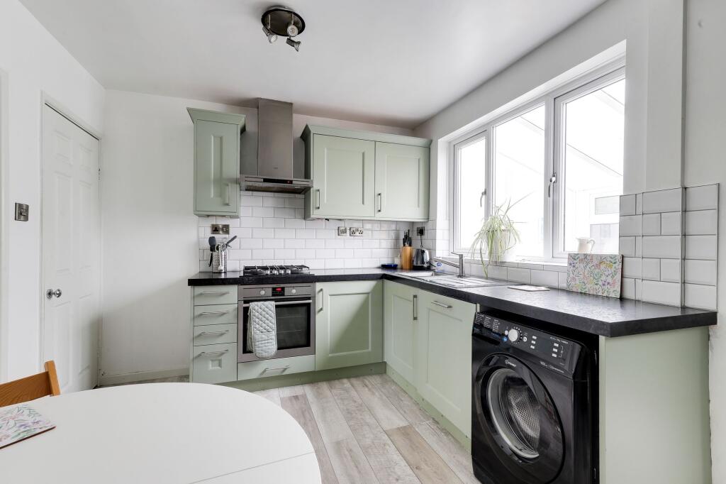 Beardsmore Grove, Hucknall, NG15 photo 2