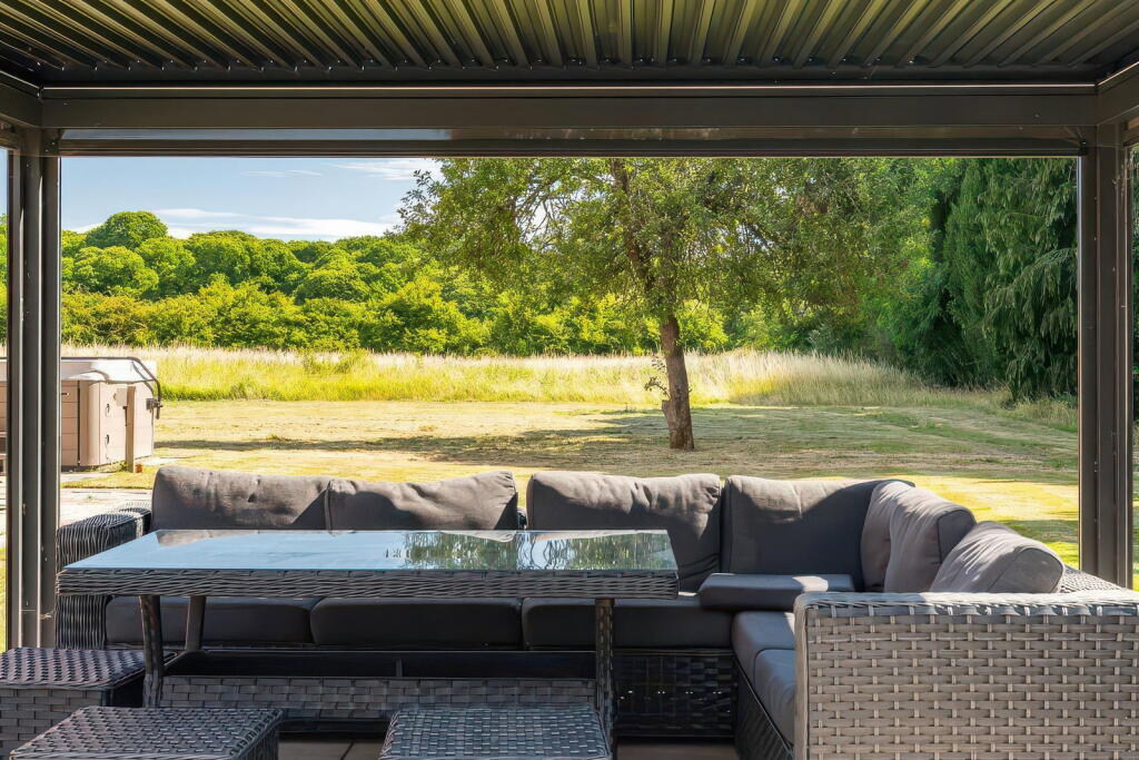 Additional image 44 of Pottersheath Road, Welwyn, AL6 9SY