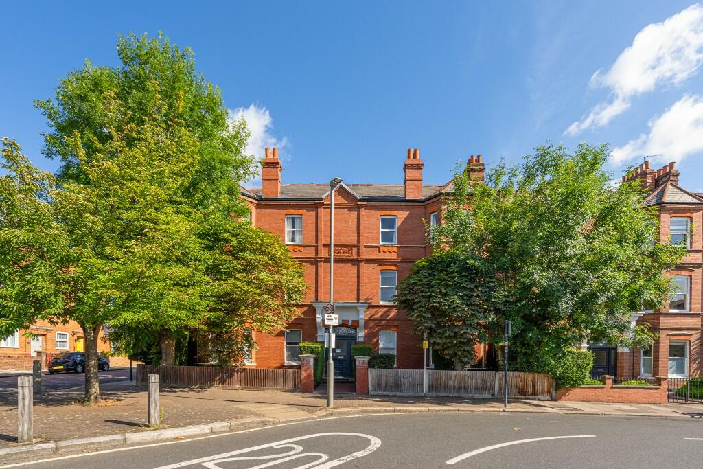 Main image of property: Marius Road, London, SW17 *Communal Garden*
