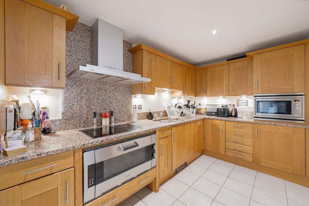 Apartment in London - View 5