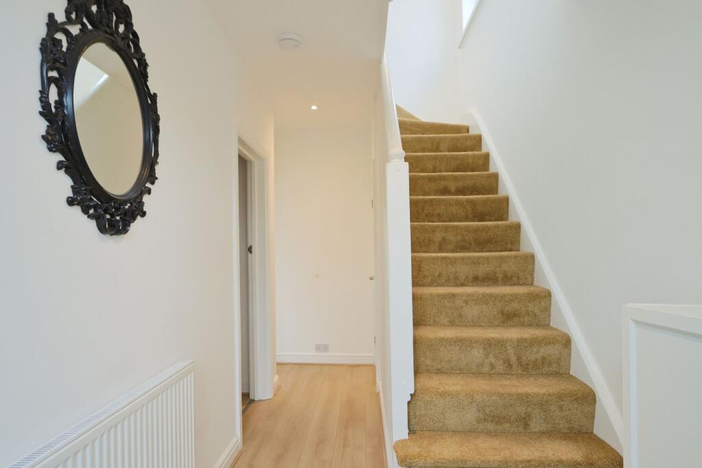 3 bedroom semi-detached house for rent