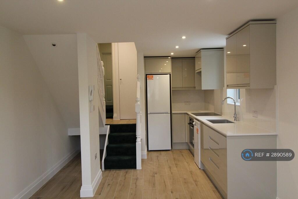 Main image of property: House, London, N11