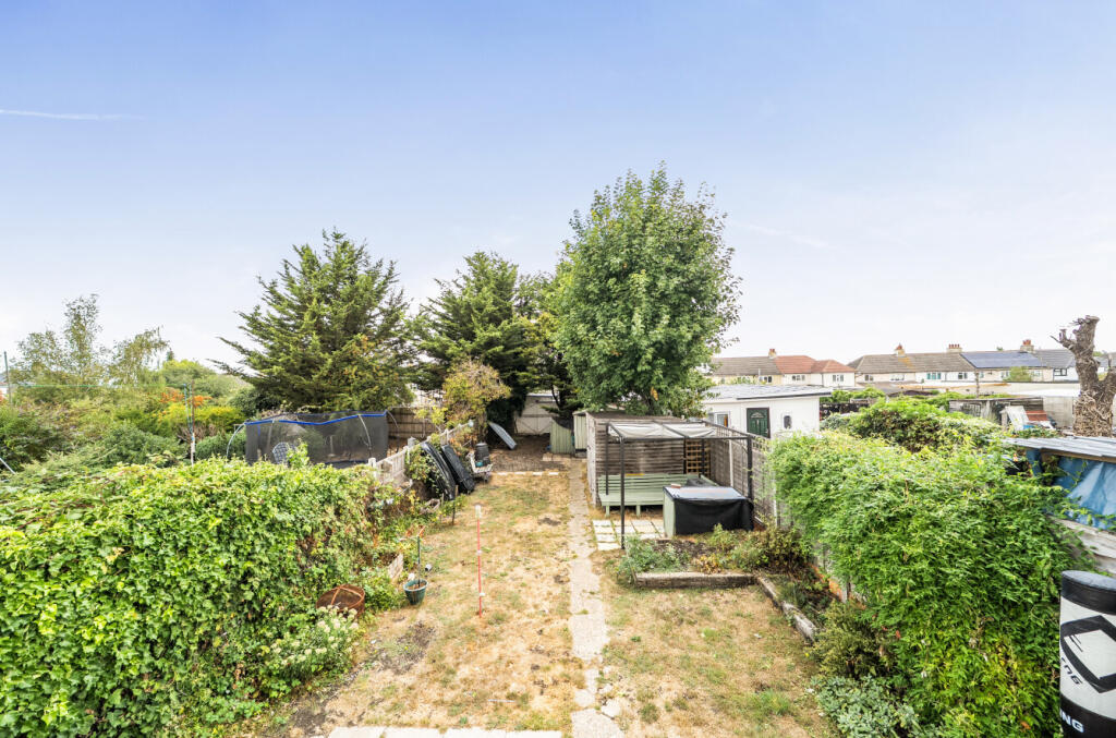 House in Dartford - More