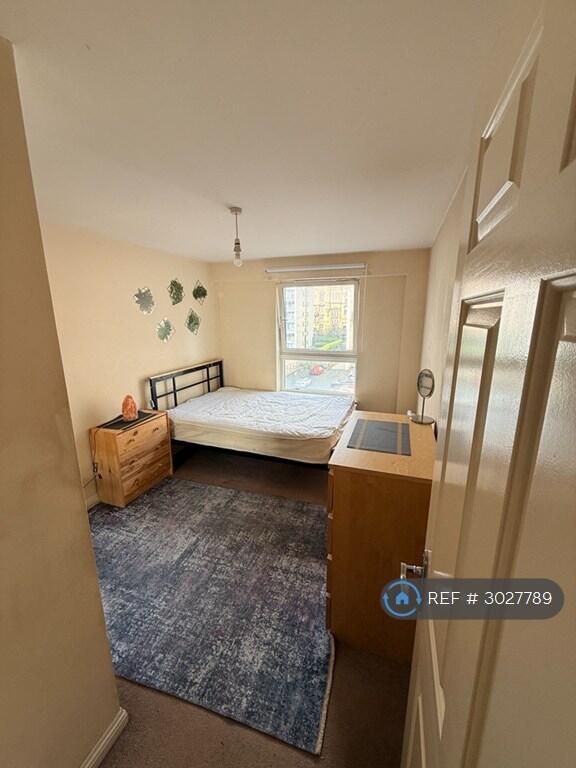 Apartment in Glasgow, Kingston - More
