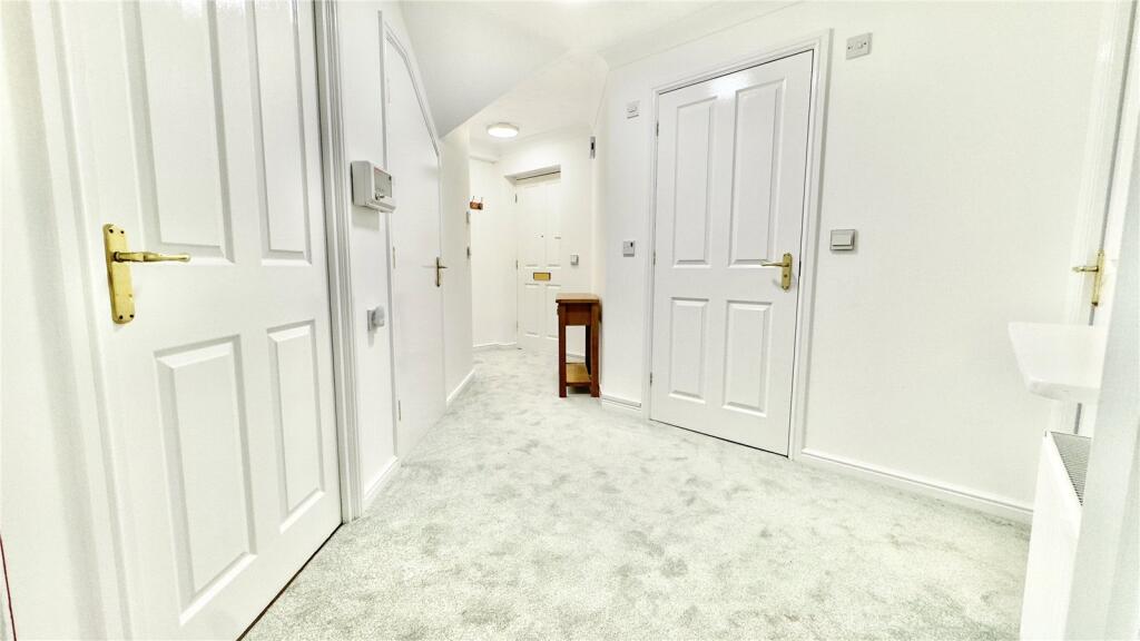 Telegraph Road, Heswall, Wirral, CH60 photo 4