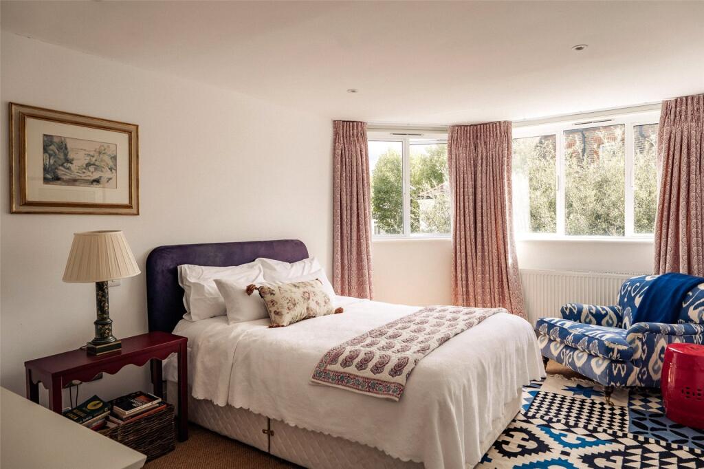 Apartment in London - More