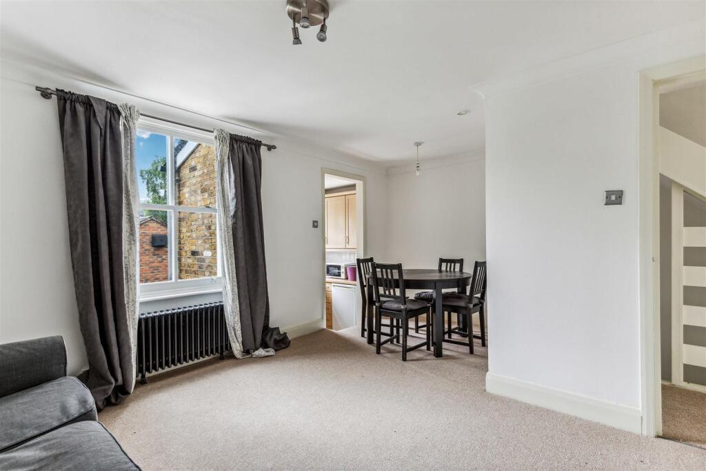 Apartment in London - View 5