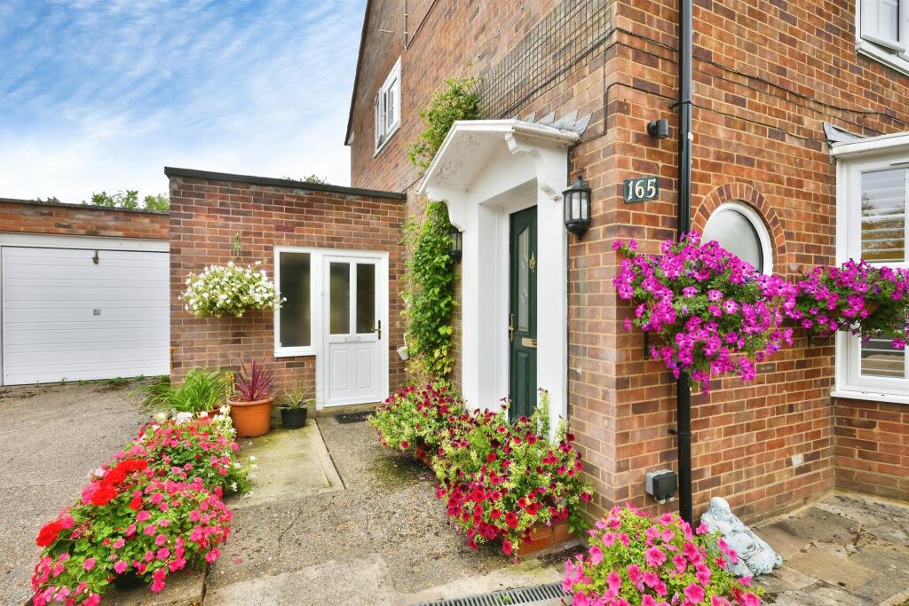 House in Welwyn Hatfield, Hertfordshire