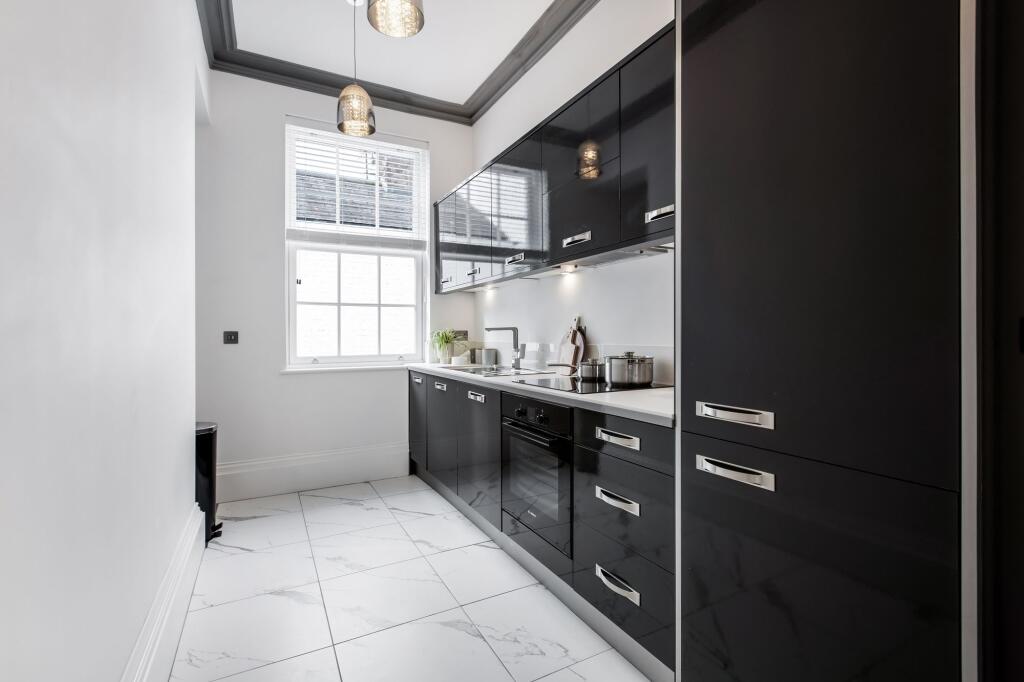 Main image of property: Cavendish Apartments, 80 Warwick Road, CA1