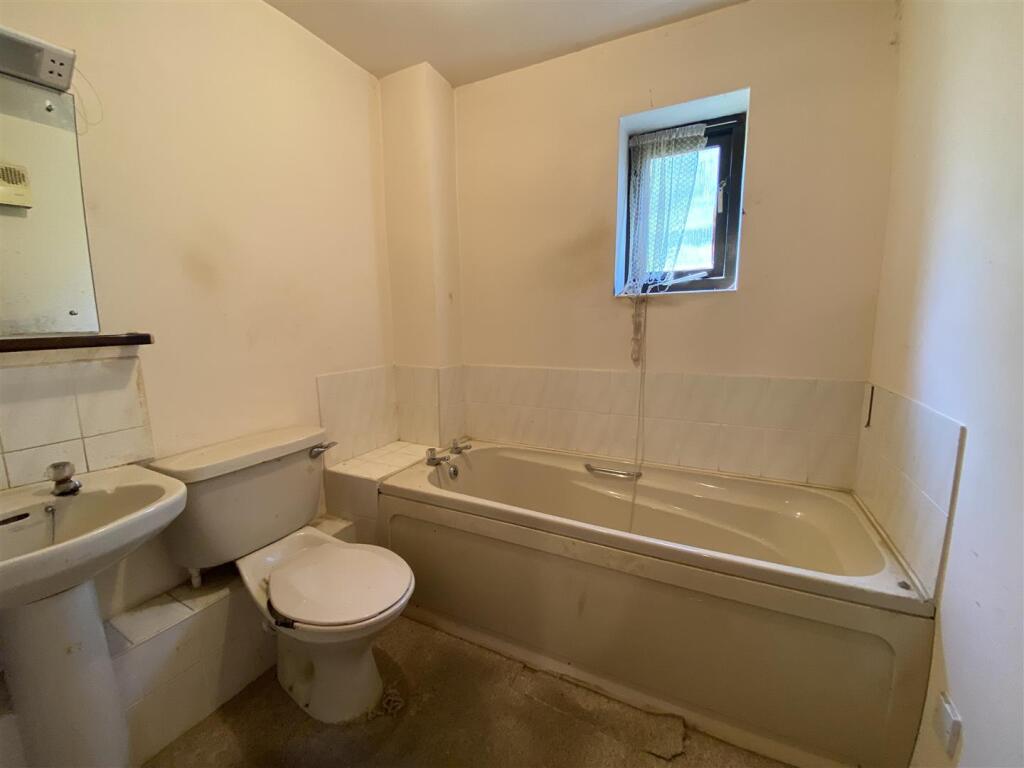 Apartment in Coventry - View 4