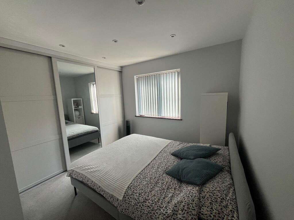 Apartment in Romford - View 5