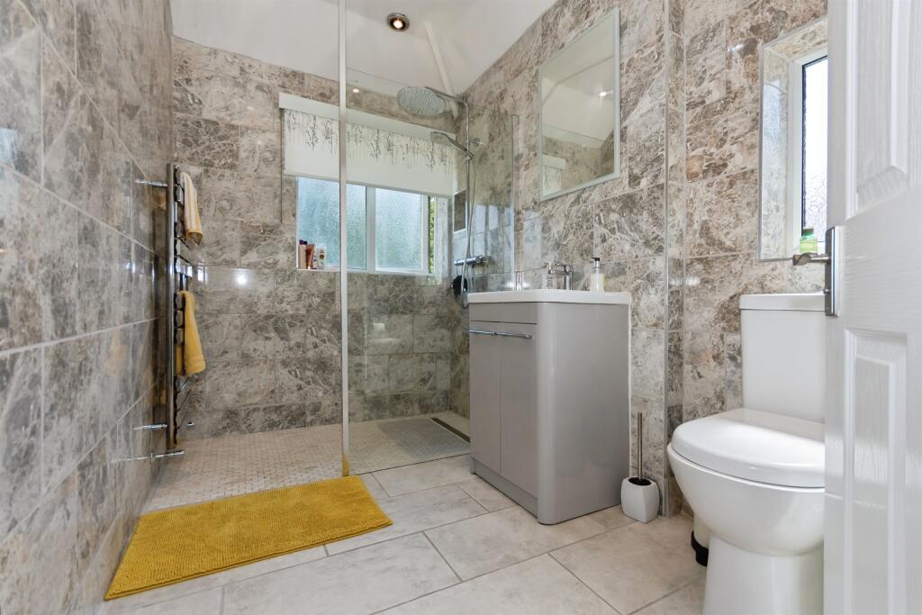 House in Solihull, West Midlands - View 3