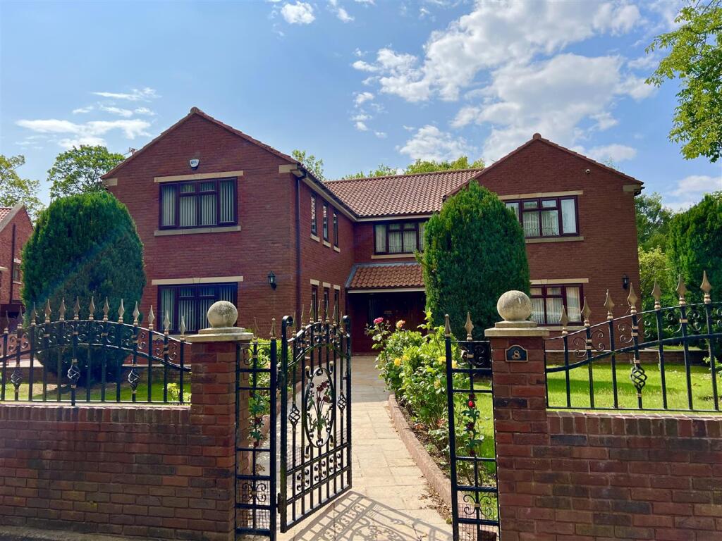 5-bed detached on St. Andrews Close, Darlington, £700,000