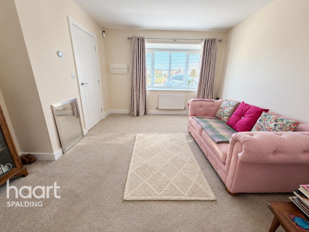House in Peterborough - View 4