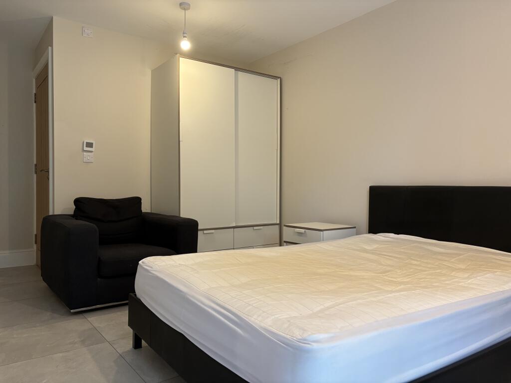 Apartment in Cambridge, Chesterton - View 4
