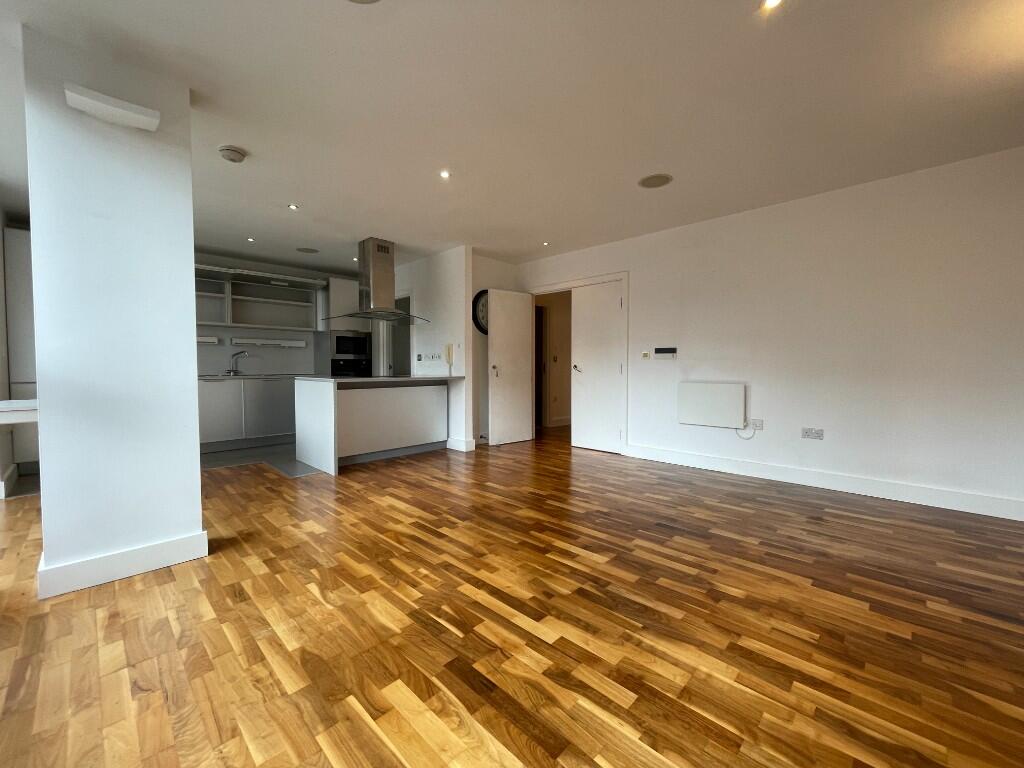 Apartment in Manchester, First Street, City Centre - View 2