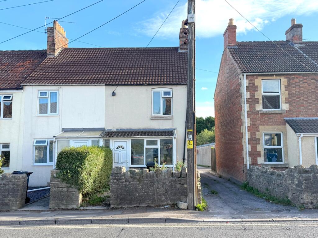 Main image of property: NO ONWARD CHAIN & IMMEDIATE POSSESSION