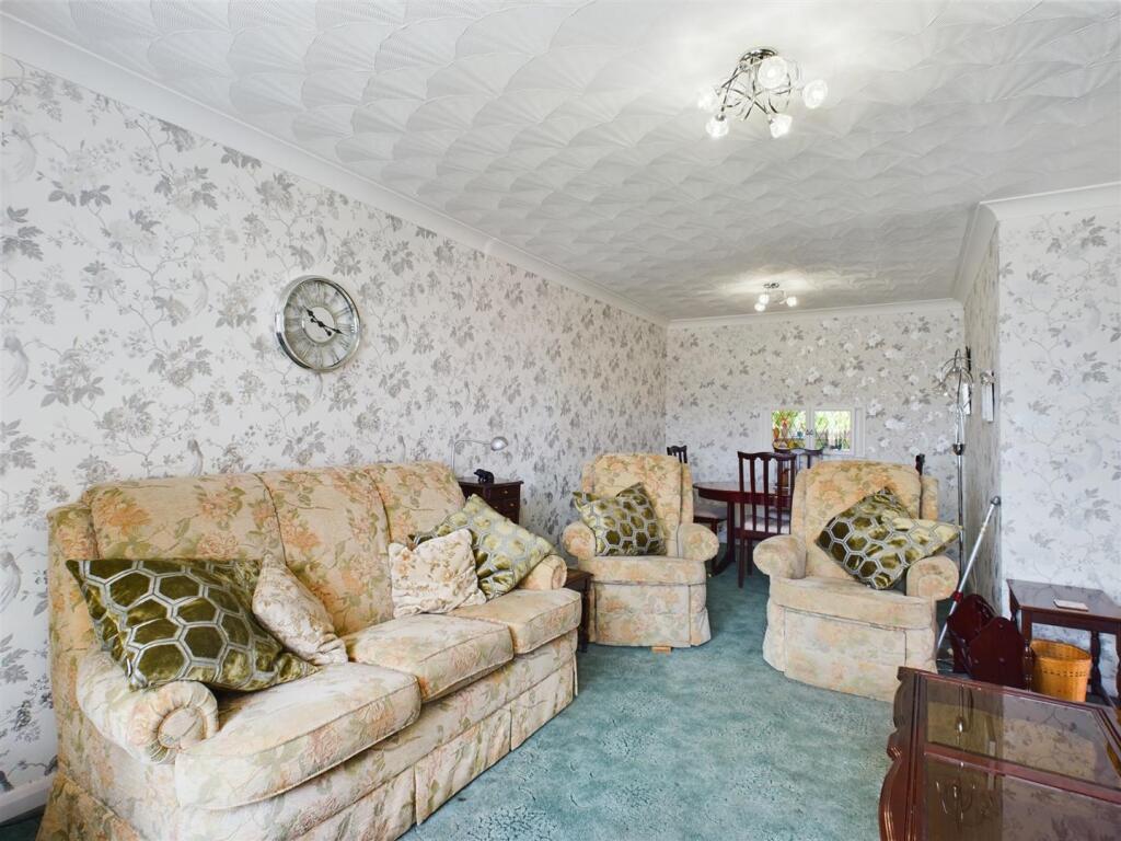 24 The Park, Coningsby photo 4