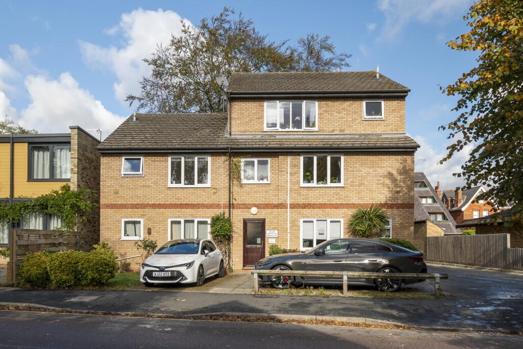 2-bed flat on 23, Hamilton Road, Cambridge, CB4 1BP, £375,000