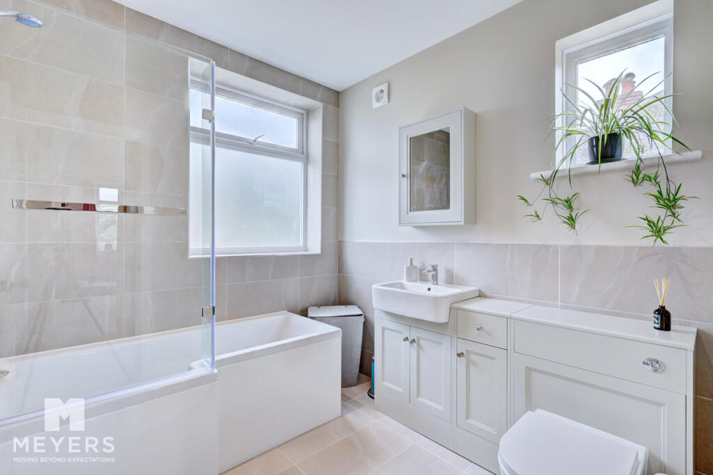 House in Christchurch, Iford, Bournemouth - View 4