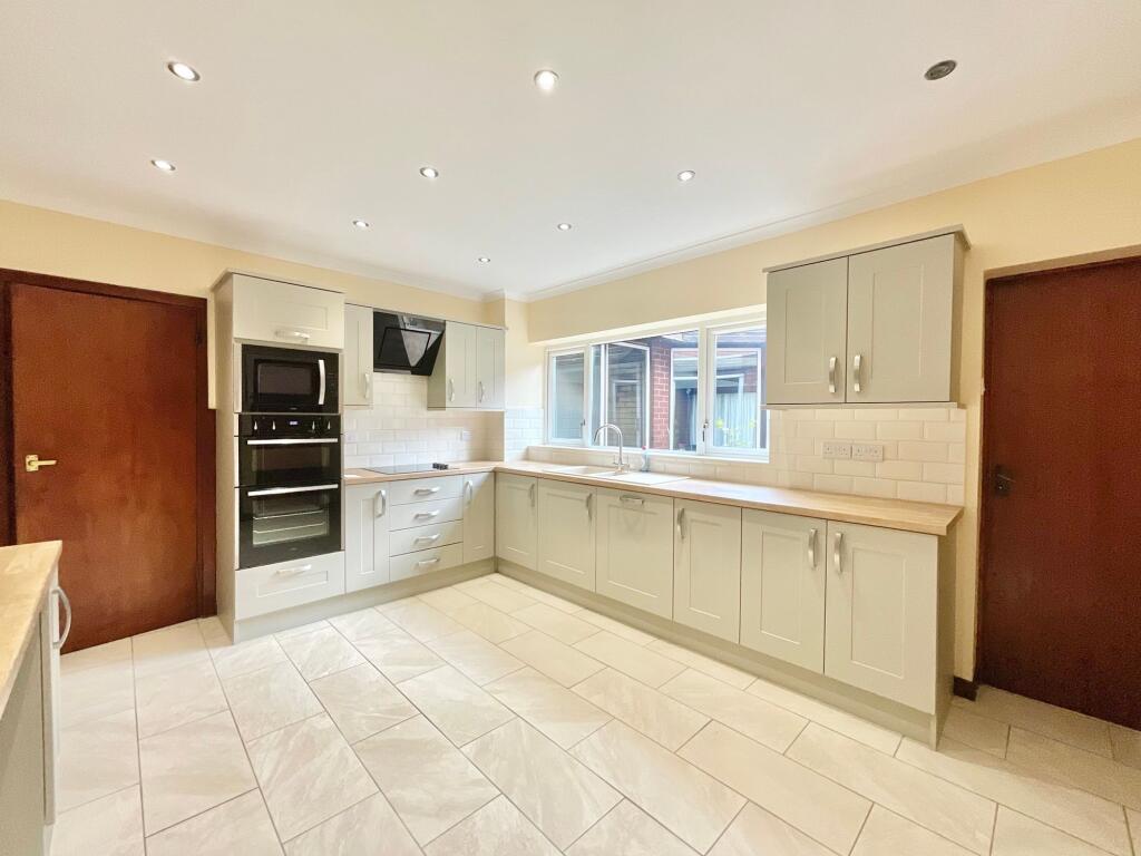 House in Stoke-on-Trent - View 2