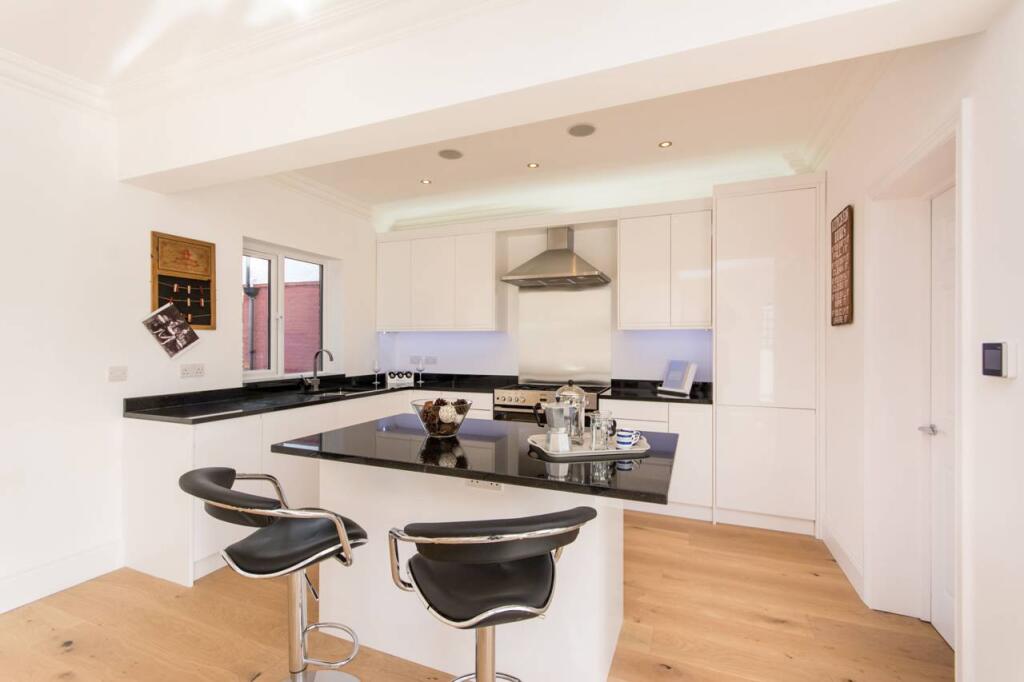 House in London - View 5