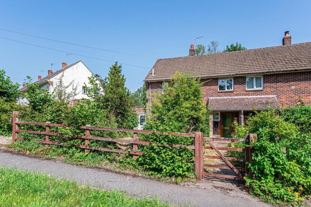 3-bed semi-detached on Shedfield - Coming Soon, £350,000