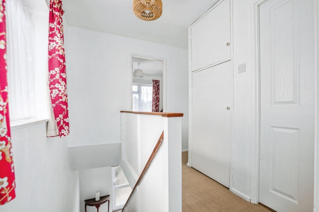 House in Llandrindod Wells, Knighton - More